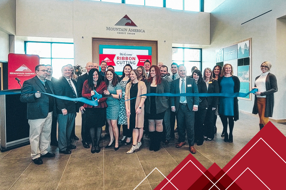 Mountain America leadership cutting the ribbon for the new Meridian Idaho branch