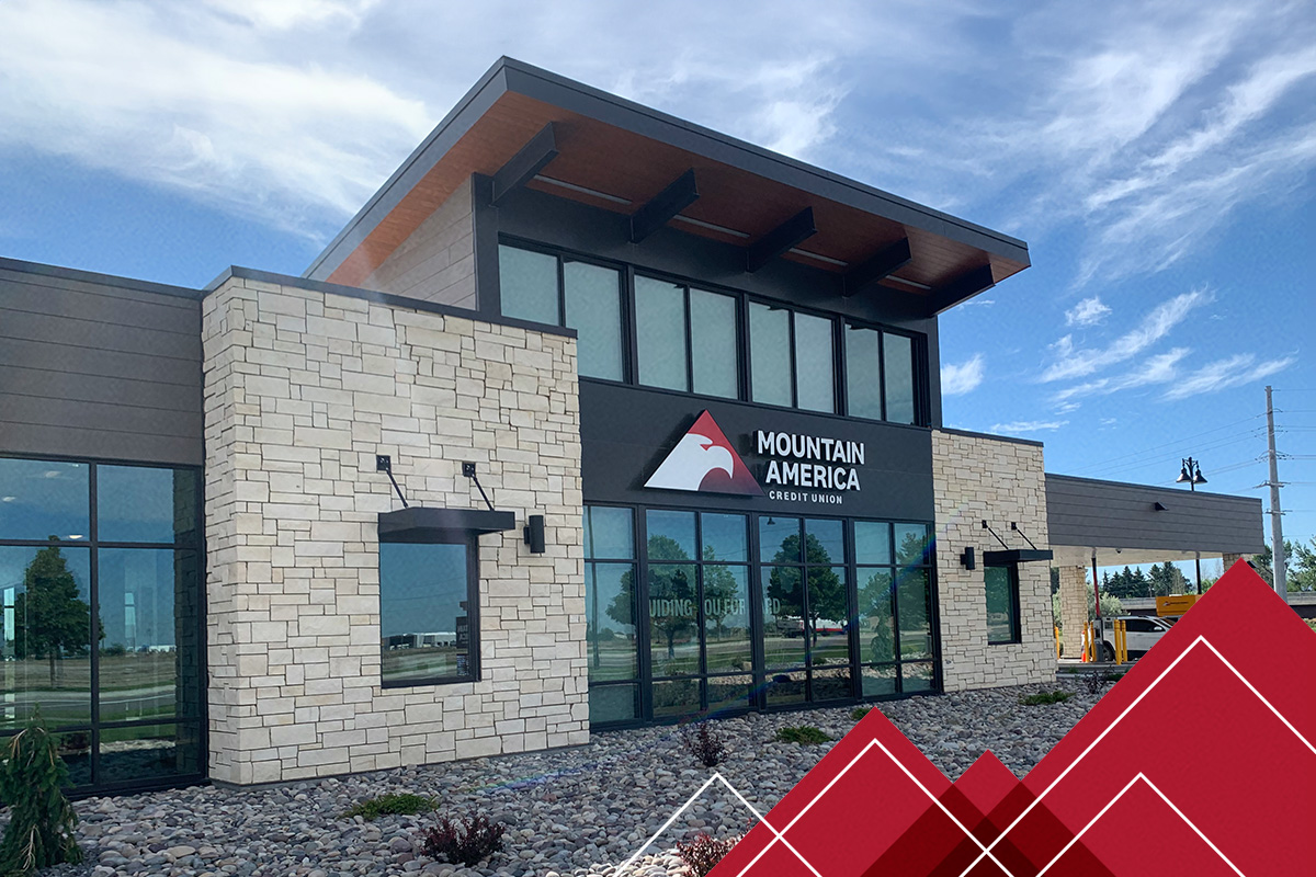 Mountain America Celebrates New Snake River Parkway Branch